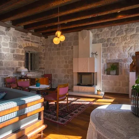 Olea Apartments In A Historic 17Th Century Palace Perast Exterior photo